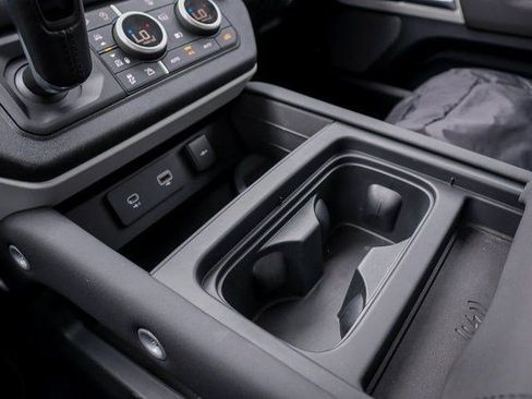 Used 2024 Land Rover Defender 110 S image 23