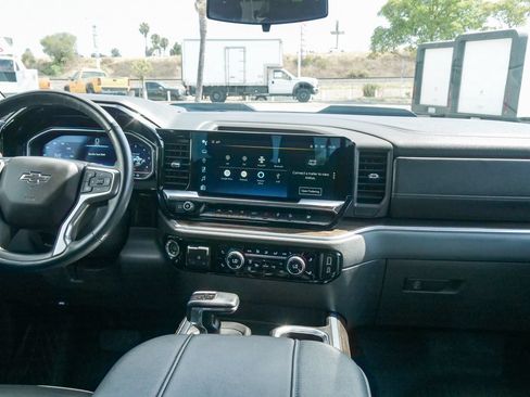 Used 2023 Chevrolet Silverado 1500 LT Trail Boss w/ Convenience Package II AWD/4WD image 12