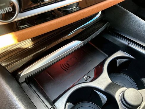 Used 2023 BMW 530i w/ Convenience Package image 33