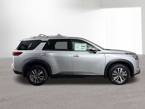 New 2025 Nissan Pathfinder SL image 34