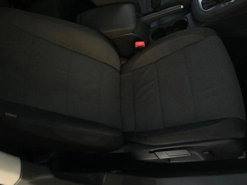 Used 2011 Volkswagen Jetta S FWD image 19
