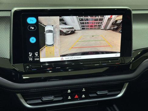 New 2026 Volkswagen Atlas Cross Sport SEL Premium R-Line image 17