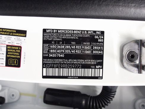 Certified 2024 Mercedes-Benz GLS 580 4MATIC image 27