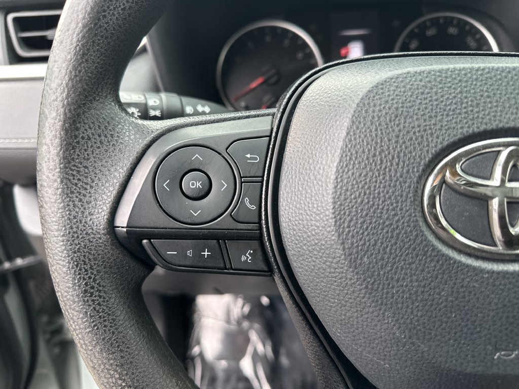 Used 2021 Toyota RAV4 XLE AWD/4WD image 19