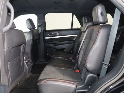 Used 2018 Ford Explorer XLT w/ Equipment Group 202A image 46