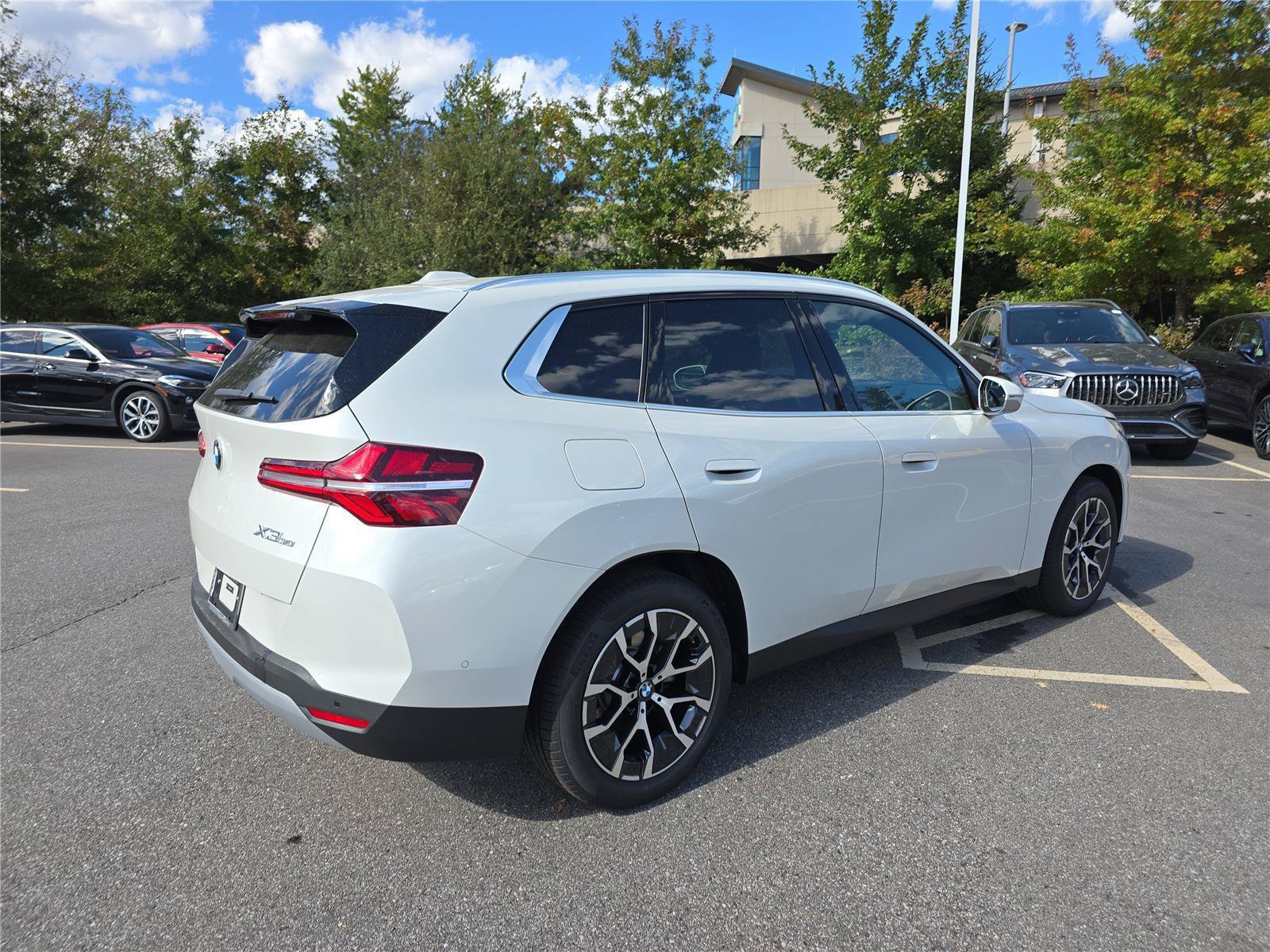 Used 2026 BMW X3 xDrive30i w/ Convenience Package AWD/4WD image 3