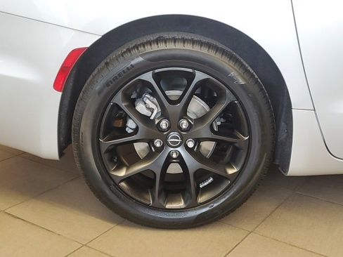 New 2026 Chrysler Pacifica Select image 3