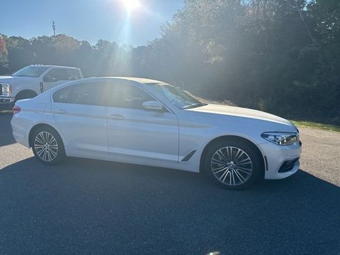 Used 2018 BMW 530i xDrive image 2