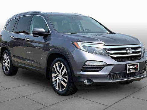 Used 2017 Honda Pilot Touring image 2