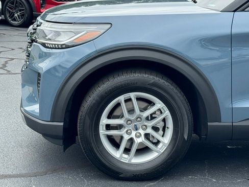 New 2025 Ford Explorer Active image 38