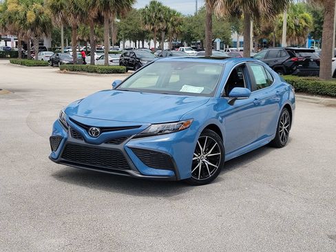 Used 2024 Toyota Camry SE w/ Convenience Package FWD image 1
