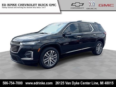 Certified 2023 Chevrolet Traverse High Country FWD image 1