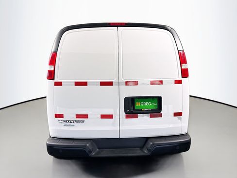 Used 2021 Chevrolet Express 2500 RWD image 8