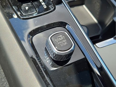 New 2026 Volvo V60 B5 Cross Country Plus w/ Protection Package Premier image 29