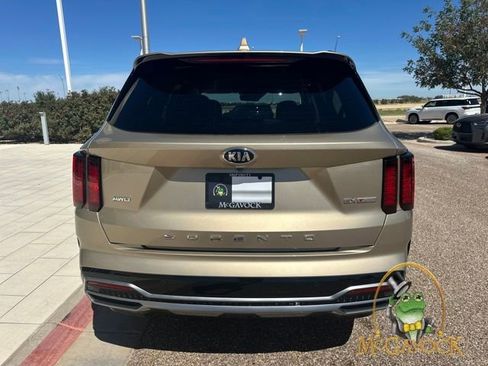 Used 2021 Kia Sorento EX image 3