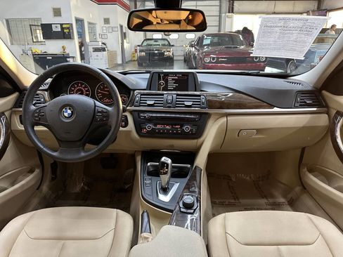 Used 2014 BMW 320i Sedan image 18