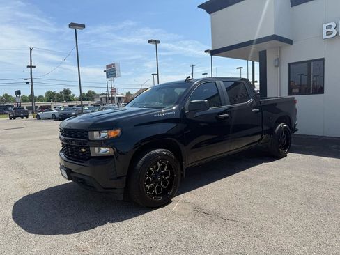 Used 2020 Chevrolet Silverado 1500 Custom w/ Custom Value Package AWD/4WD image 2
