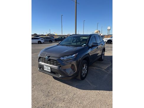 Used 2022 Toyota RAV4 XLE w/ Convenience Package AWD/4WD image 1