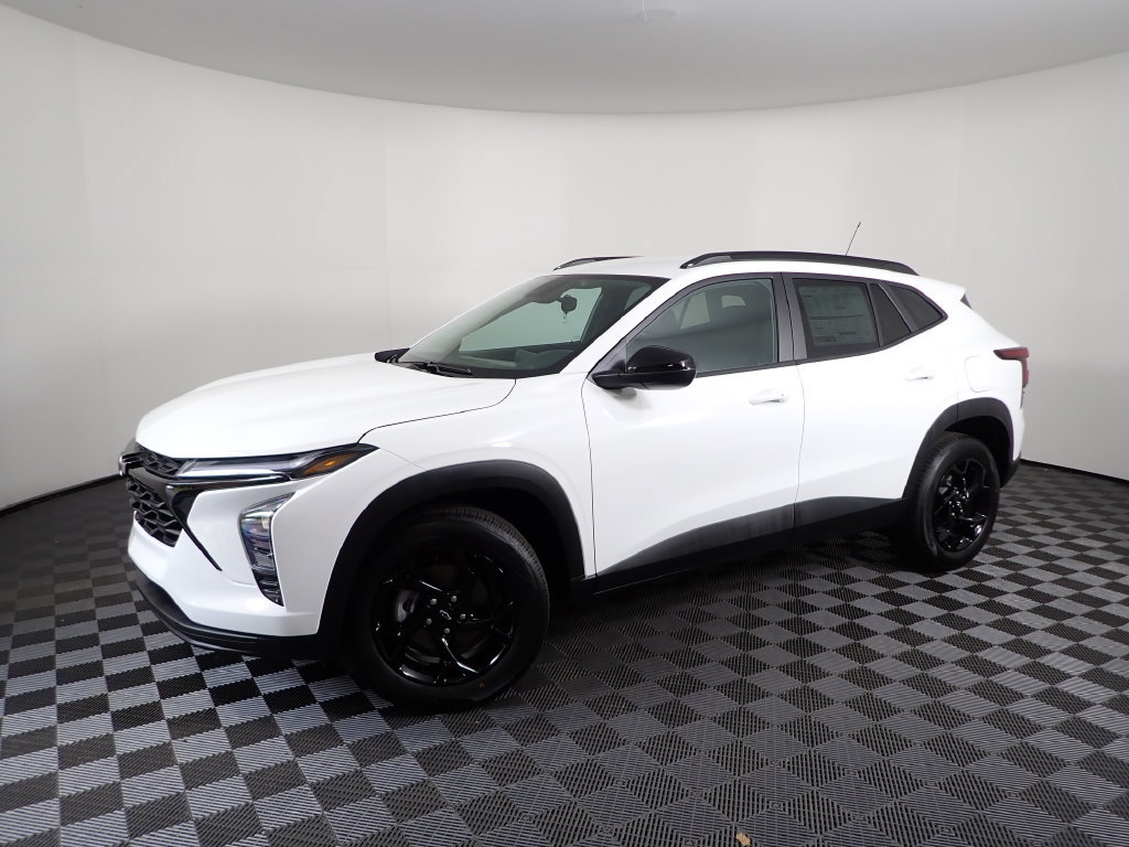 New 2026 Chevrolet Trax LT w/ Midnight Edition FWD image 9