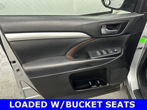 Used 2018 Toyota Highlander XLE image 11