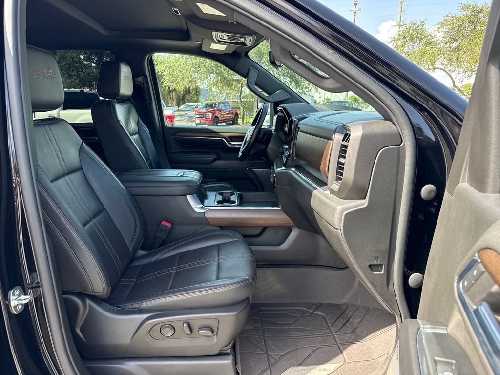 Used 2024 Chevrolet Silverado 2500 High Country w/ Technology Package AWD/4WD image 27