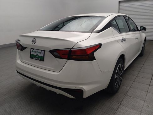 Used 2024 Nissan Altima 2.5 S FWD image 9