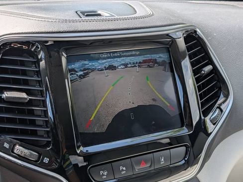 Used 2019 Jeep Cherokee Limited w/ Luxury Group AWD/4WD image 20