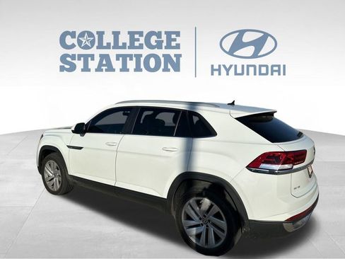 Used 2022 Volkswagen Atlas Cross Sport SE image 12