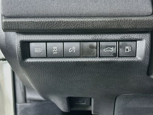 Used 2025 Toyota Camry LE FWD image 17