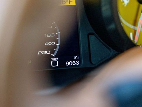 Used 2015 Ferrari F12 Berlinetta image 8