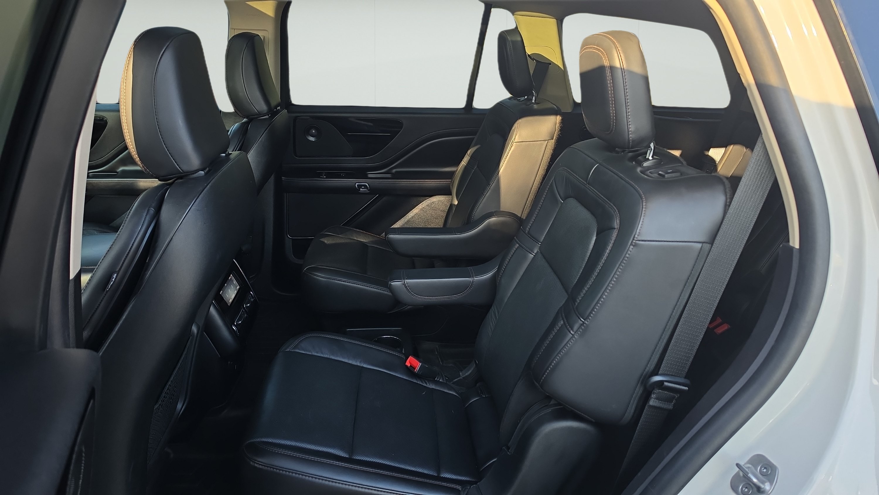 Used 2022 Lincoln Aviator Reserve w/ Equipment Group 201A AWD/4WD image 19