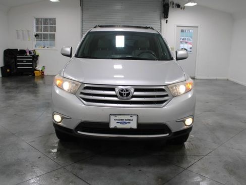 Used 2012 Toyota Highlander SE image 3