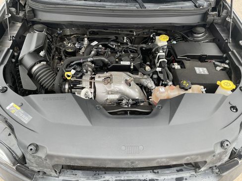 Used 2020 Jeep Cherokee Trailhawk w/ Cold Weather Group image 33