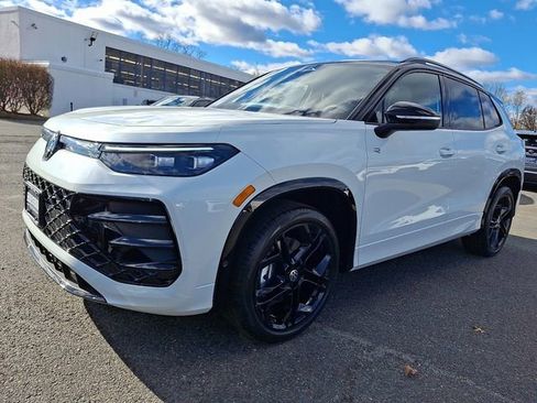 New 2026 Volkswagen Tiguan SE R-Line image 2