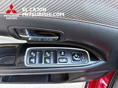 Used 2022 Mitsubishi Outlander SEL image 10