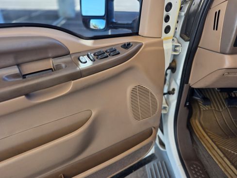 Used 1999 Ford F350 Lariat RWD image 11