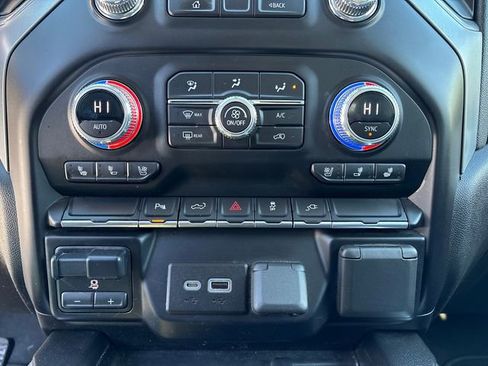 Used 2023 GMC Sierra 2500 SLT w/ SLT Preferred Package image 33