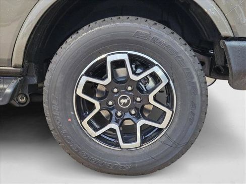 New 2025 Ford Bronco Outer Banks image 10