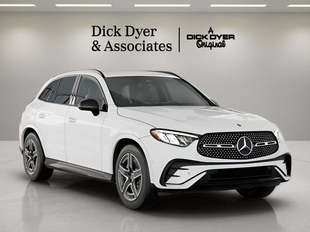 Used 2026 Mercedes-Benz GLC 300 image 1