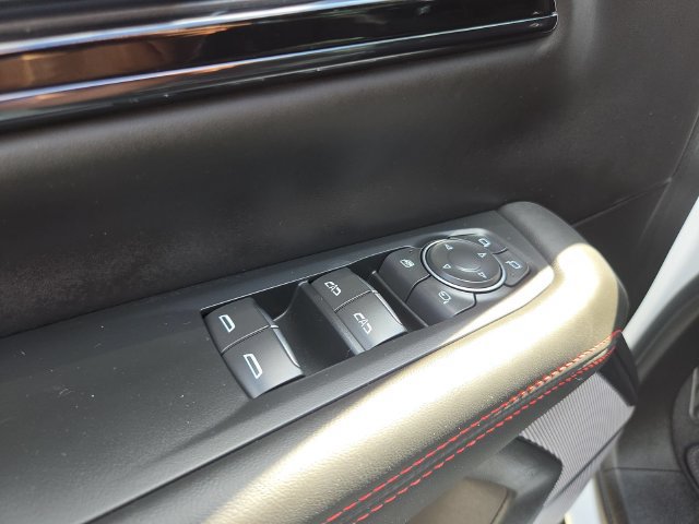 Used 2025 GMC Yukon XL AT4 Ultimate AWD/4WD image 20
