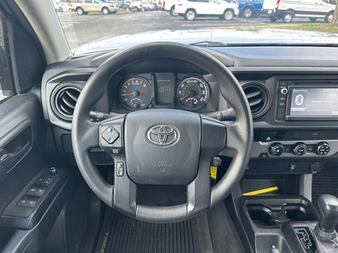 Used 2017 Toyota Tacoma SR image 18