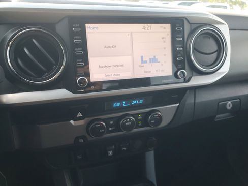 Used 2021 Toyota Tacoma 2WD Double Cab image 25