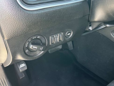 Used 2022 Dodge Challenger GT RWD image 25