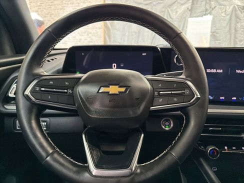 Used 2024 Chevrolet Traverse LT w/ Trailering Package image 17