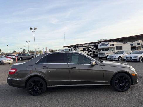 Used 2012 Mercedes-Benz E 350 BlueTEC Sedan image 7