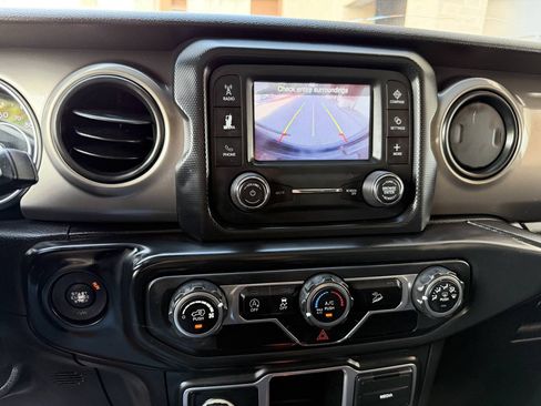 Used 2018 Jeep Wrangler Unlimited Sport AWD/4WD image 26