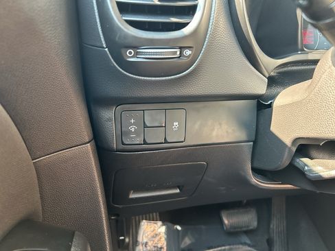 Used 2017 Kia Soul + w/ Designer's Package FWD image 22