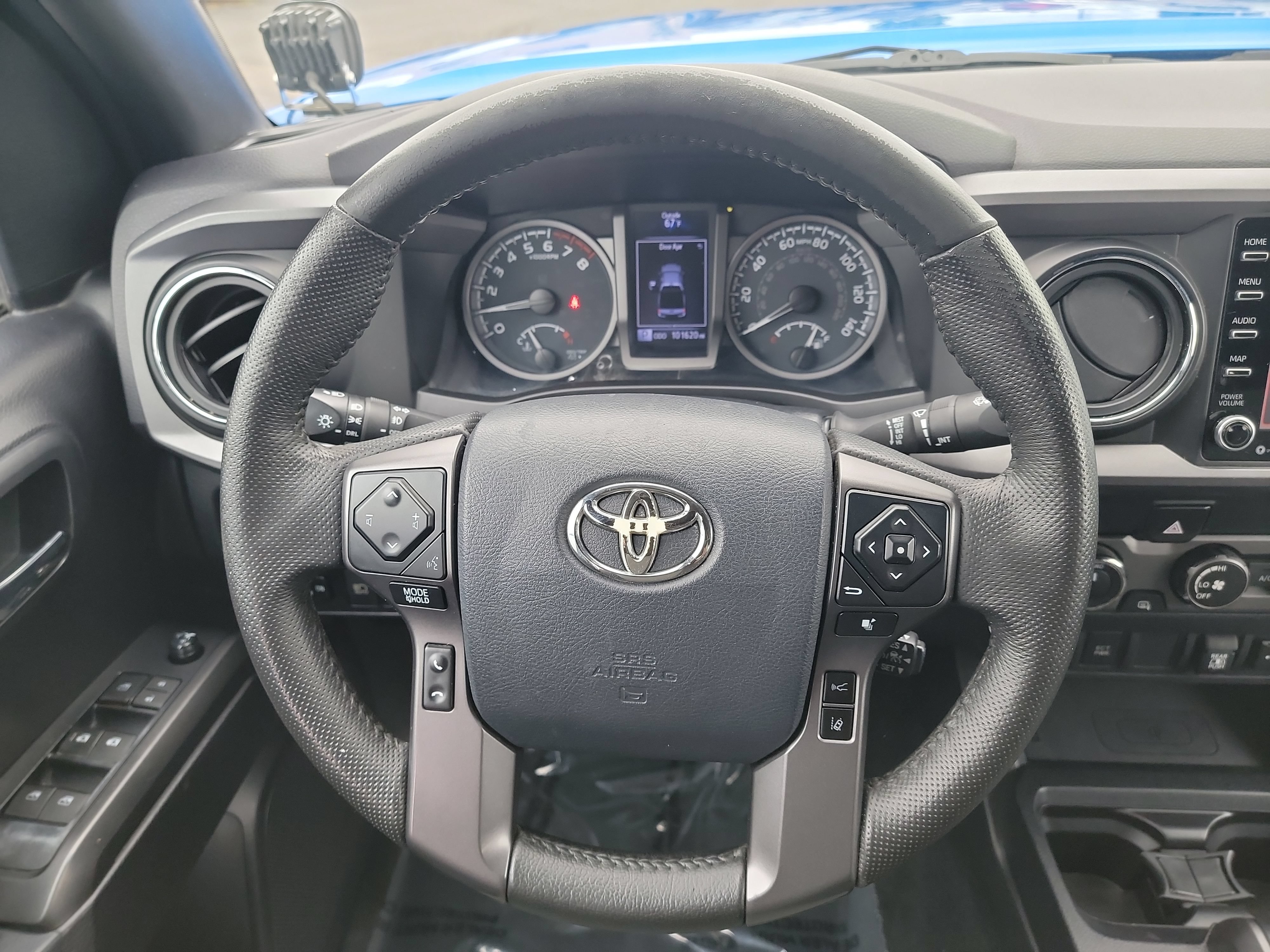 Used 2020 Toyota Tacoma TRD Off-Road AWD/4WD image 17