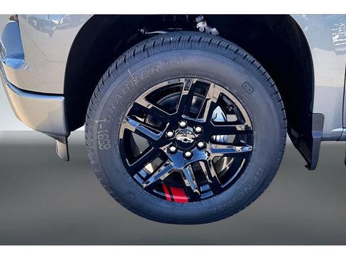 New 2026 Chevrolet Silverado 1500 RST w/ Redline Edition AWD/4WD image 13