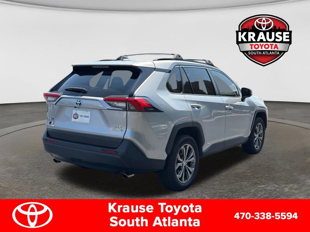 Used 2023 Toyota RAV4 XLE Premium AWD/4WD image 8